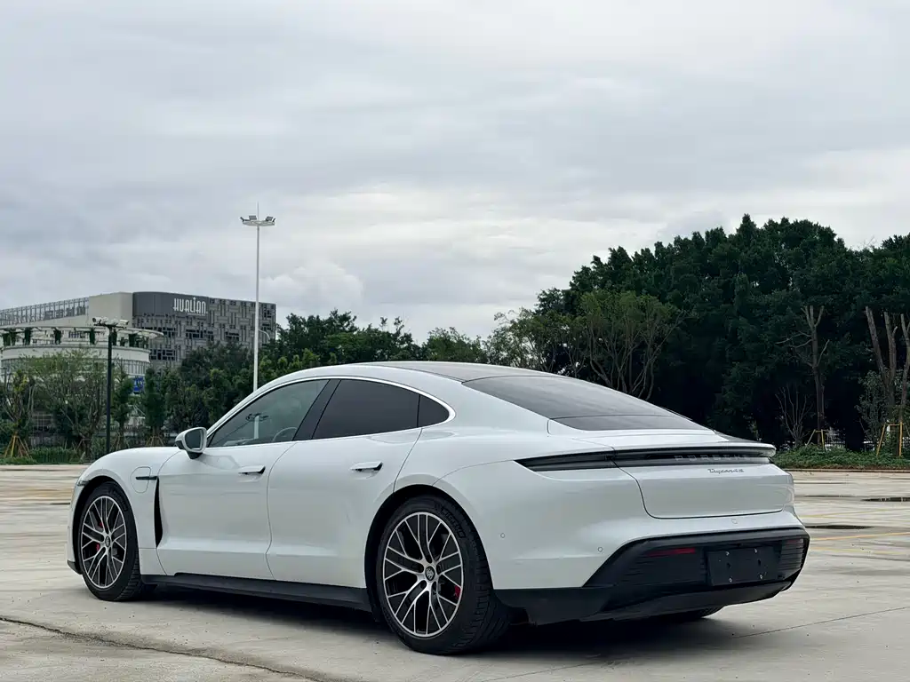 Porsche Taycan 2020 — фото 4