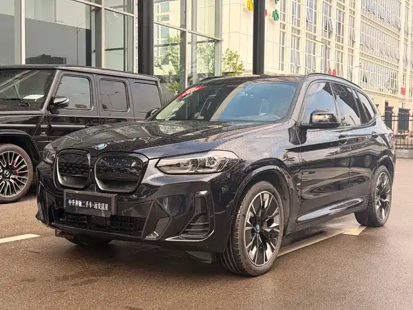 BMW iX3 2024