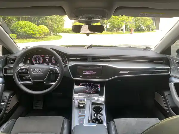 Audi A7L 2022