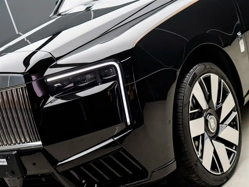 Rolls-Royce Cullinan 2025 — фото 3