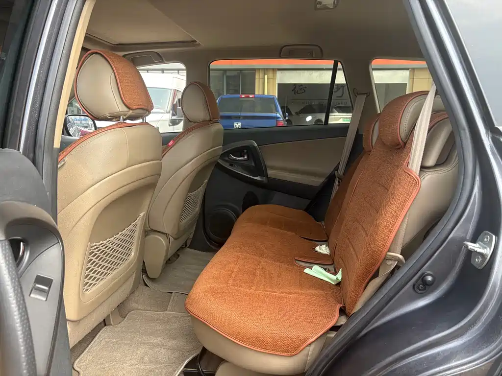Toyota RAV4 2012