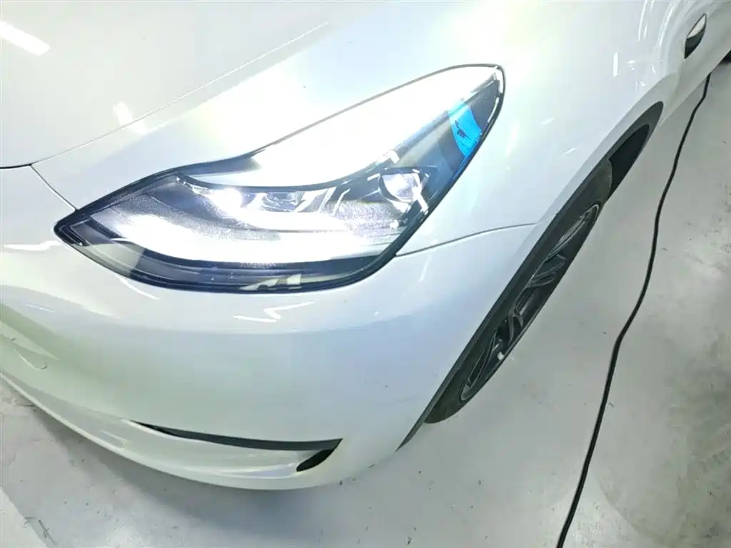 Tesla Model Y 2023 — фото 24