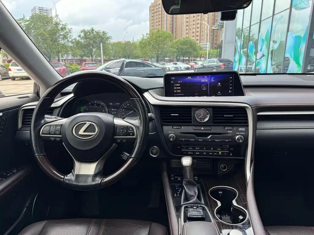 Lexus RX 2018 — фото 13