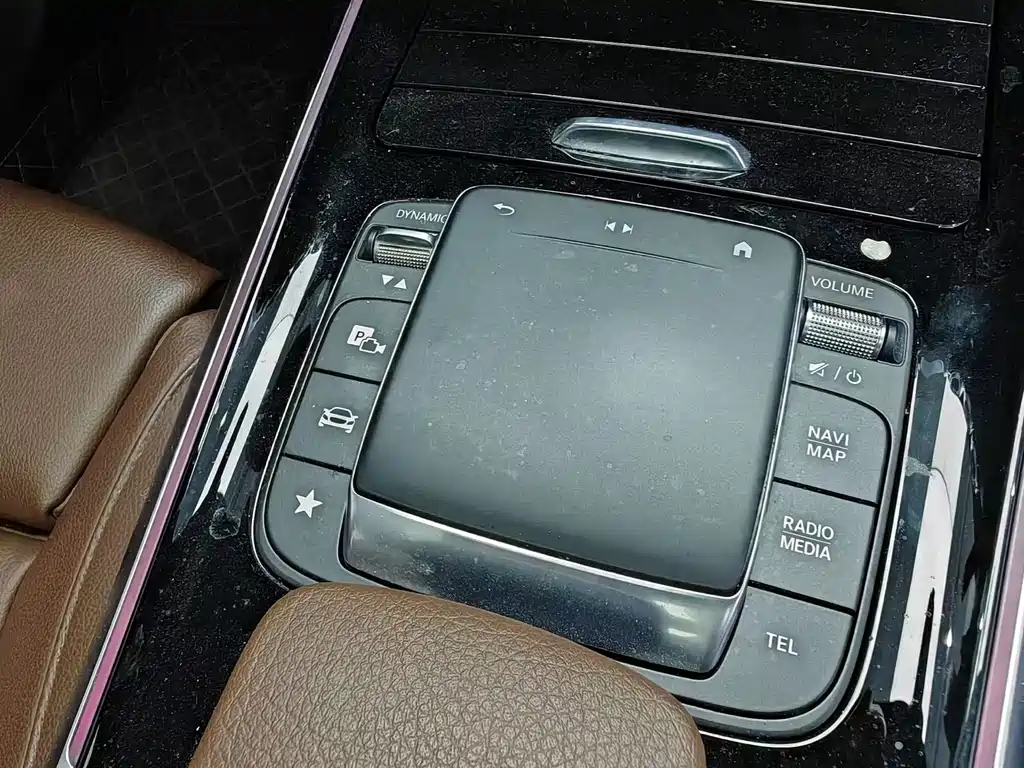 Mercedes-Benz GLB 2023 — фото 16