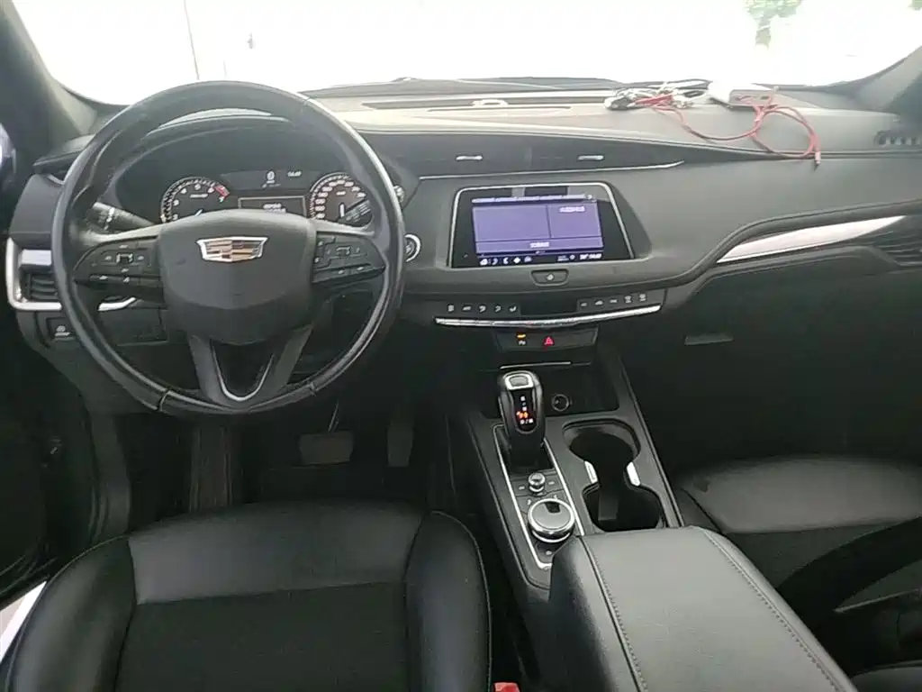 Cadillac XT4 2019 — фото 10
