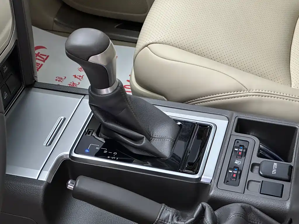 Toyota Prado 2023 — фото 12