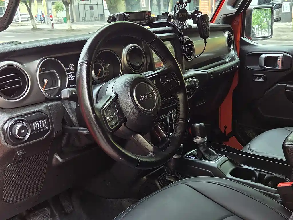 Jeep Wrangler 2019 — фото 7