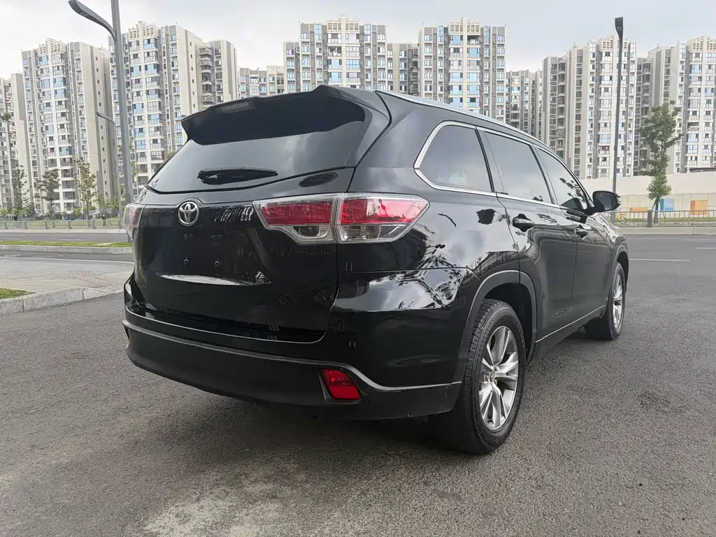 Toyota Highlander 2017 — фото 12
