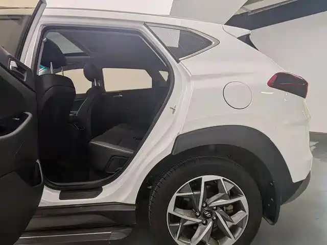 Hyundai Tucson 2019 — фото 11