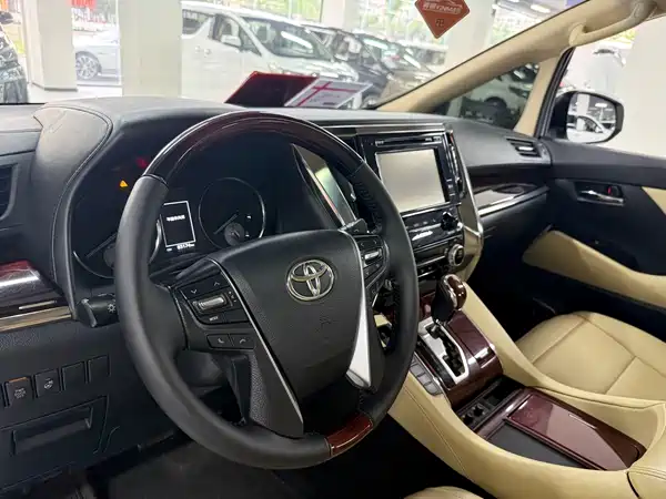 Toyota Alphard 2016