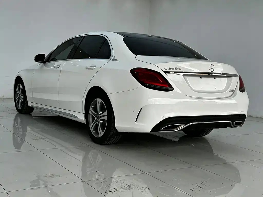Mercedes-Benz C-Class 2019 — фото 16