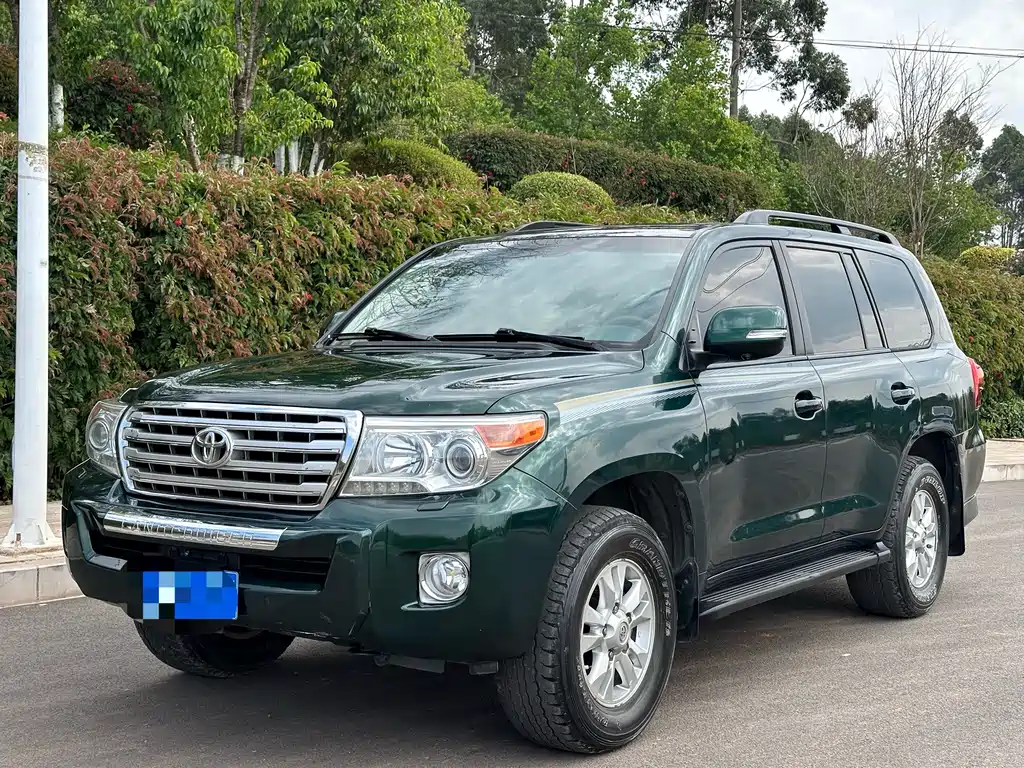 Toyota Land Cruiser 2015 — фото 1