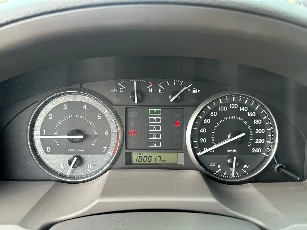 Toyota Land Cruiser 2015 — фото 9