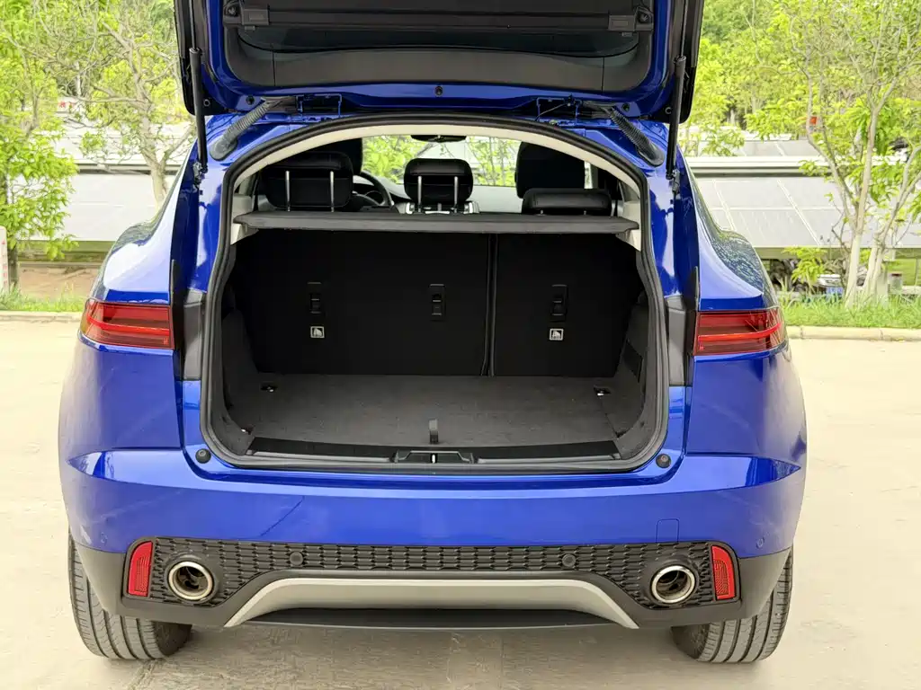 Jaguar E-PACE 2020 — фото 12