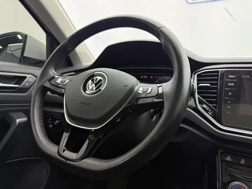 Volkswagen T-Roc 2022 — фото 15