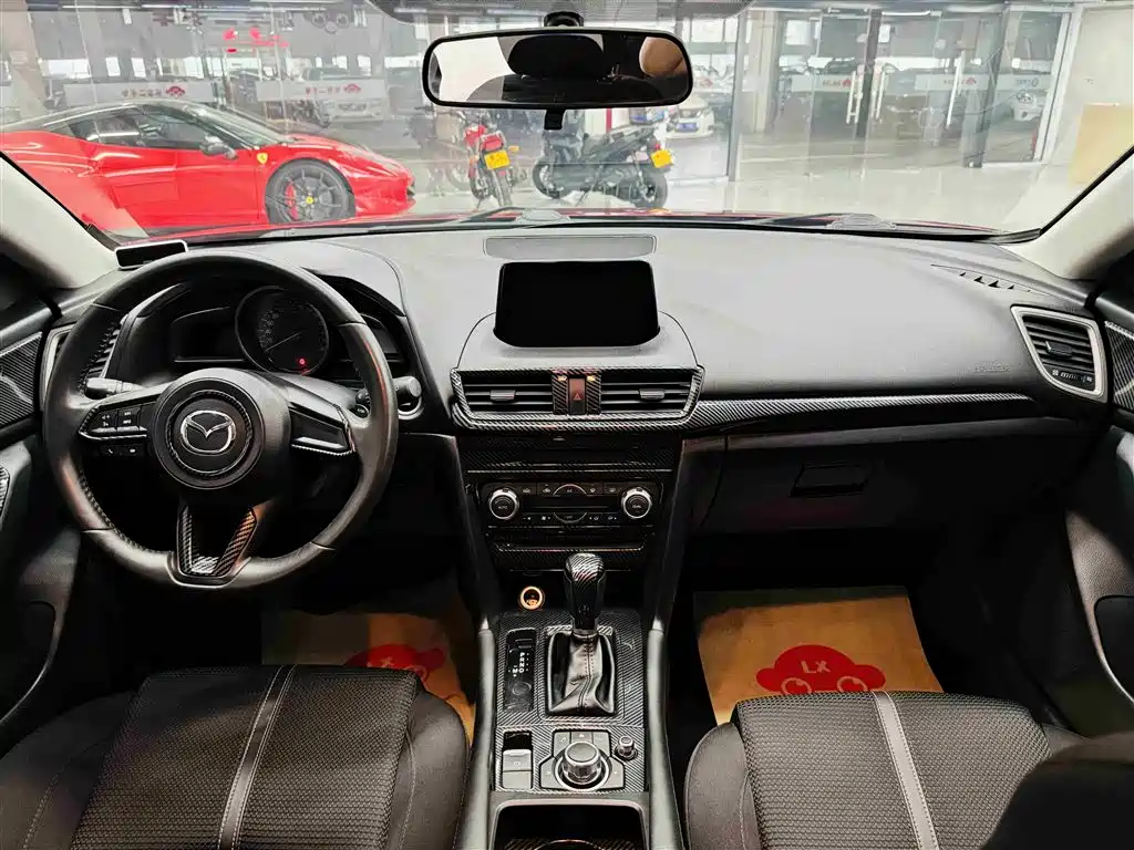 Mazda 3 Axela 2019 — фото 20