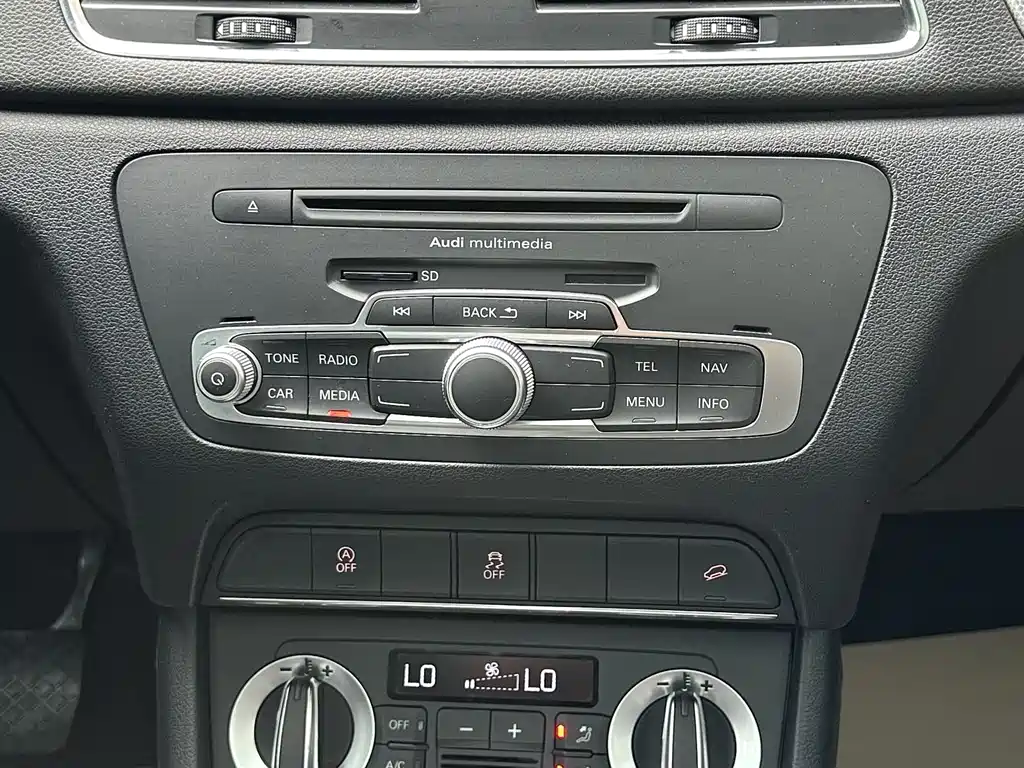 Audi Q3 2014 — фото 25