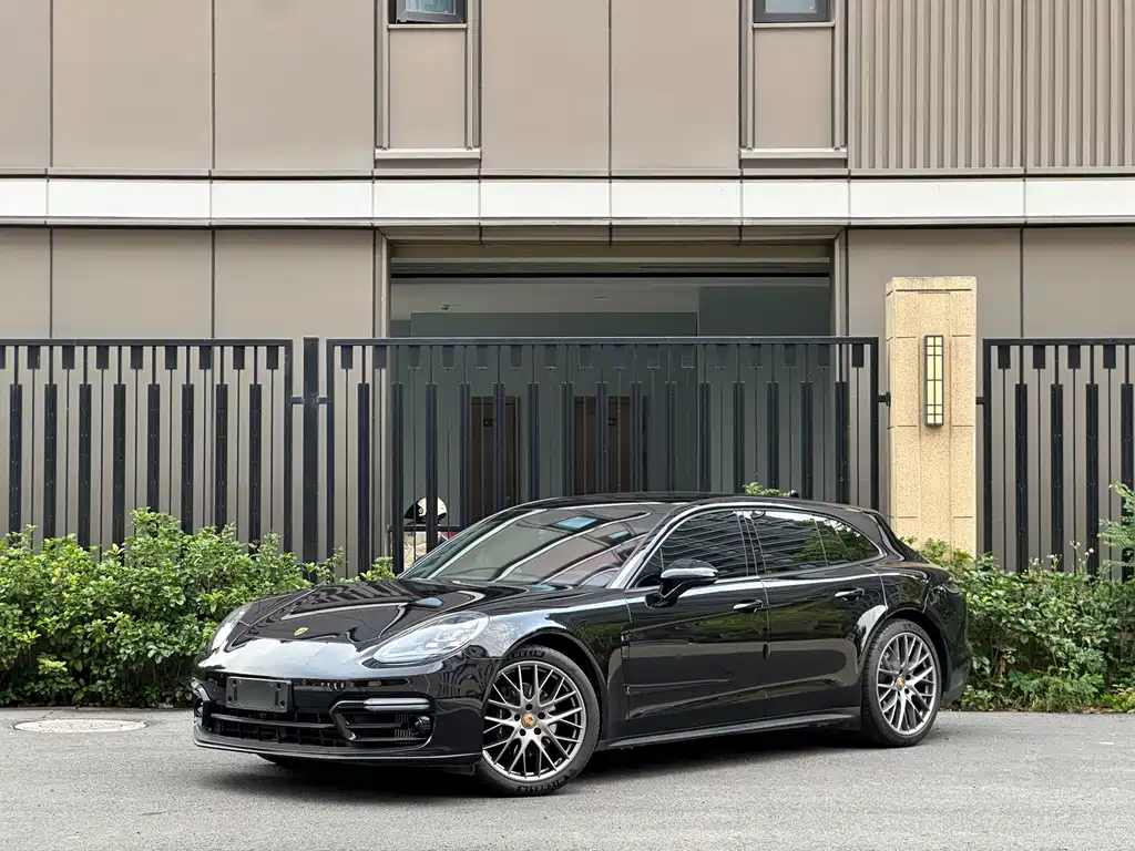 Porsche Panamera 2023 — фото 1