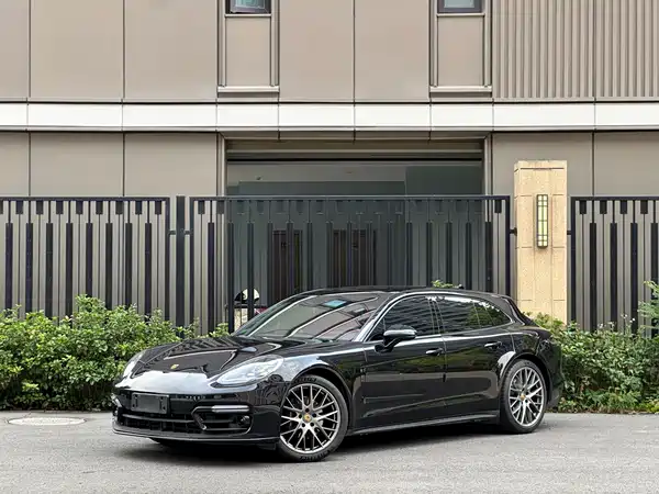 Porsche Panamera 2023