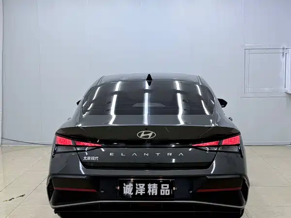 Hyundai Elantra 2024