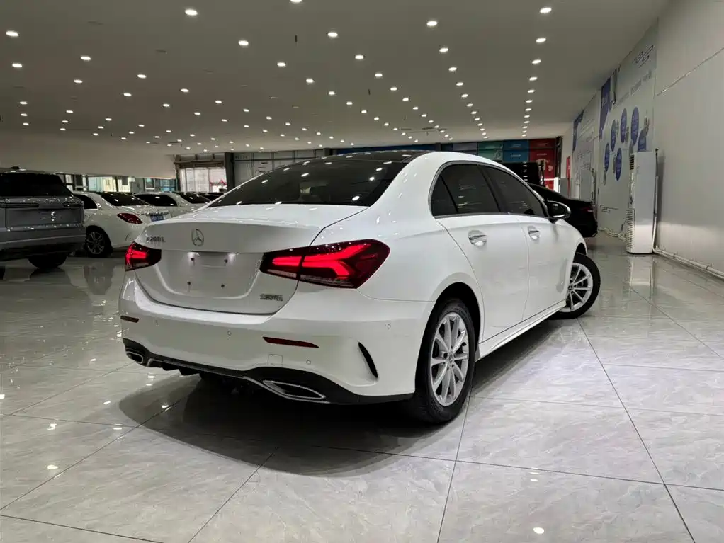 Mercedes-Benz A-Class 2019 — фото 2