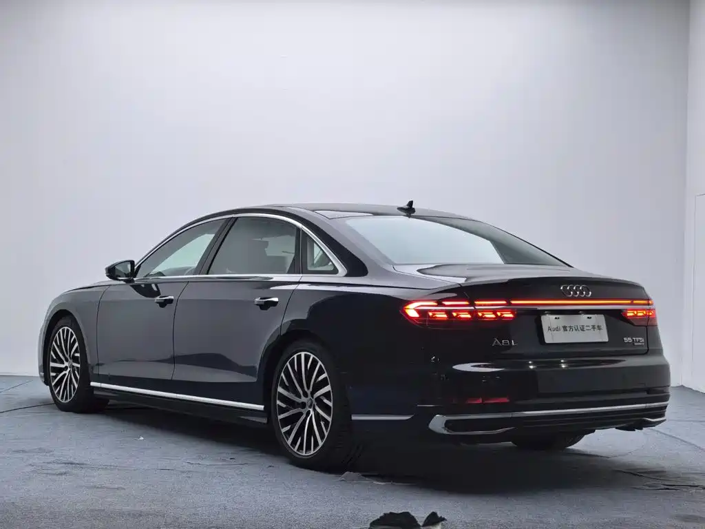 Audi A8 2025