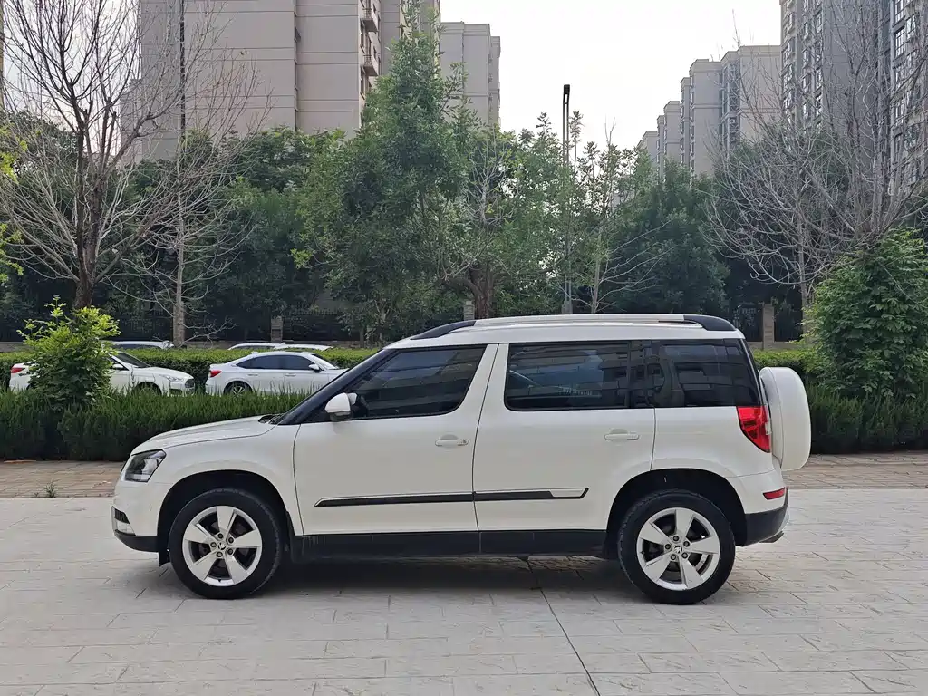 Skoda Yeti 2015 — фото 8