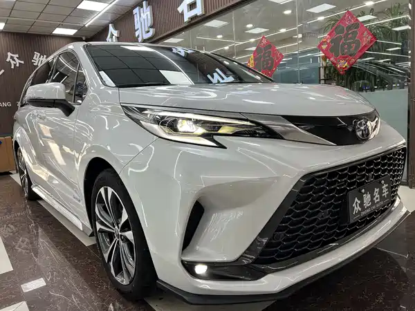 Toyota Granvia 2023