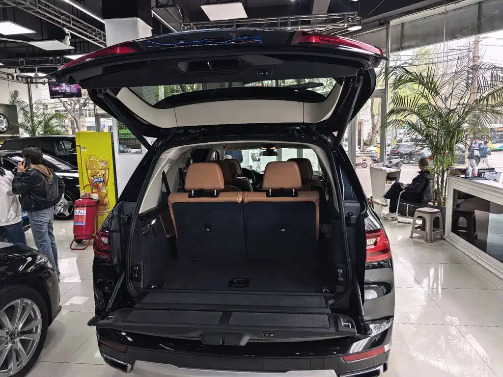 BMW X7 2020 — фото 25
