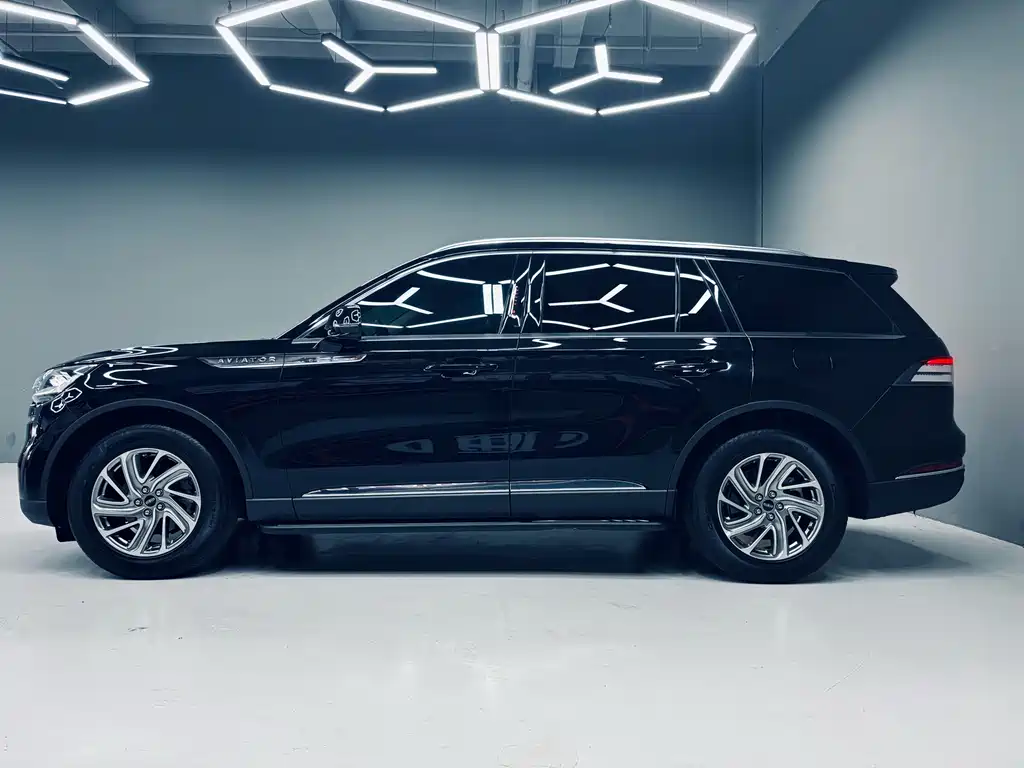 Lincoln Aviator 2021 — фото 2