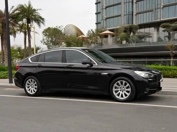 BMW 5 Series GT 2013