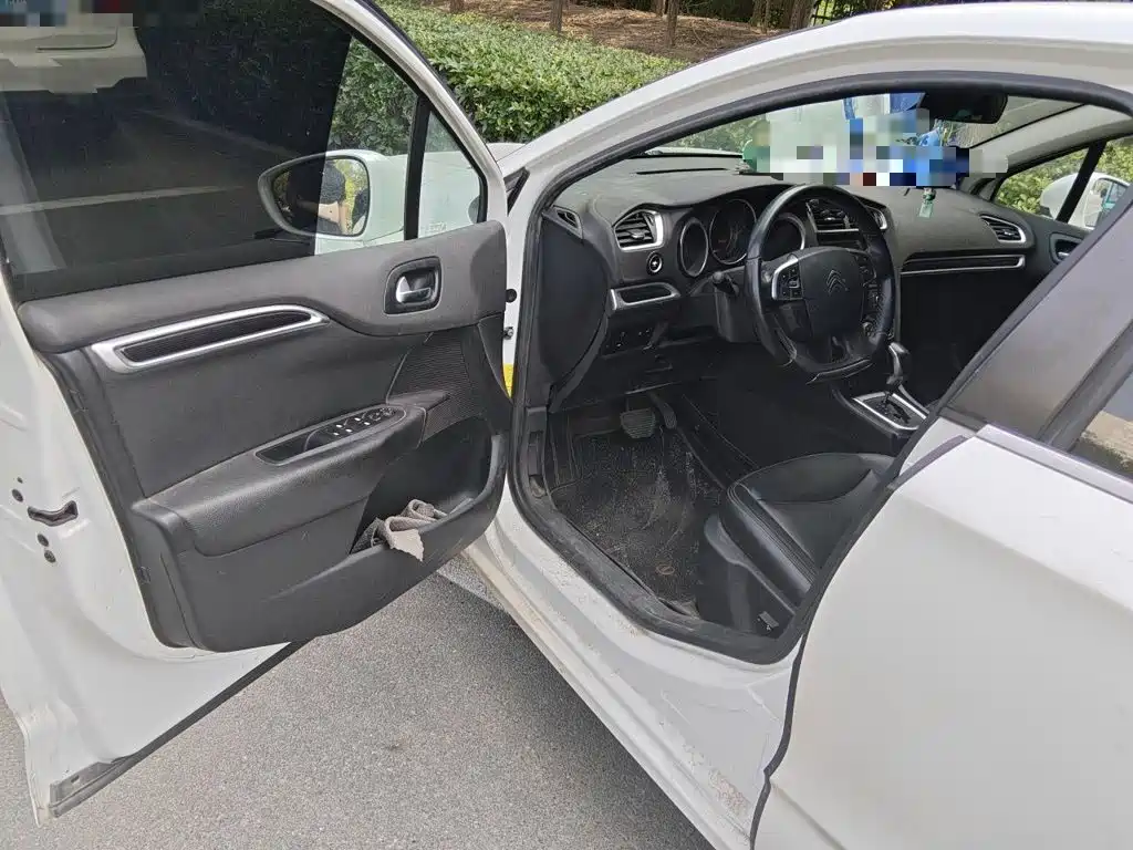 Citroën C4L 2016 — фото 17