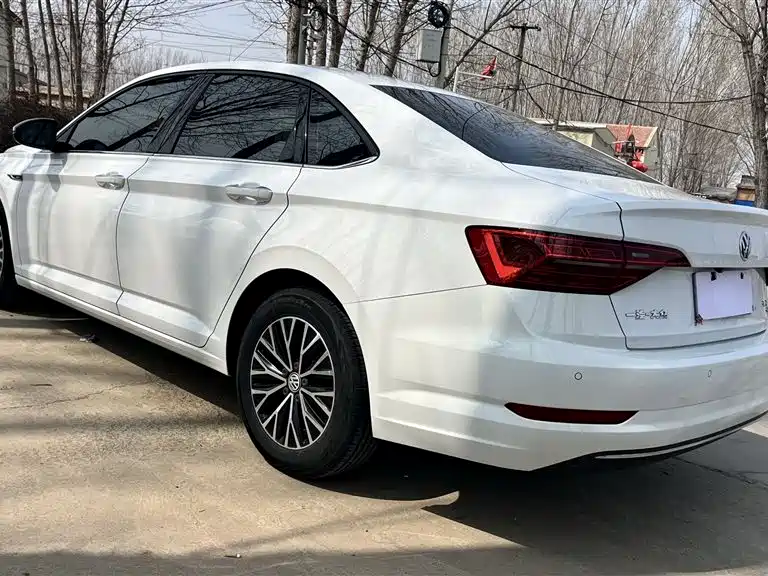 Volkswagen Sagitar 2020