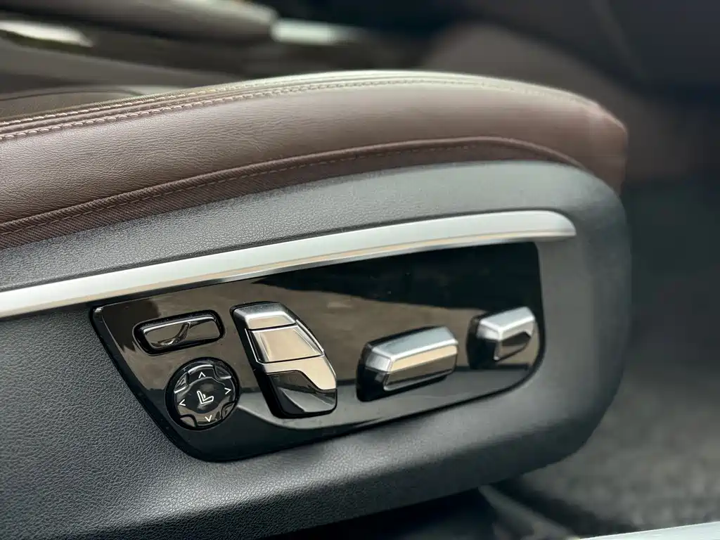 BMW 7 Series 2017 — фото 13