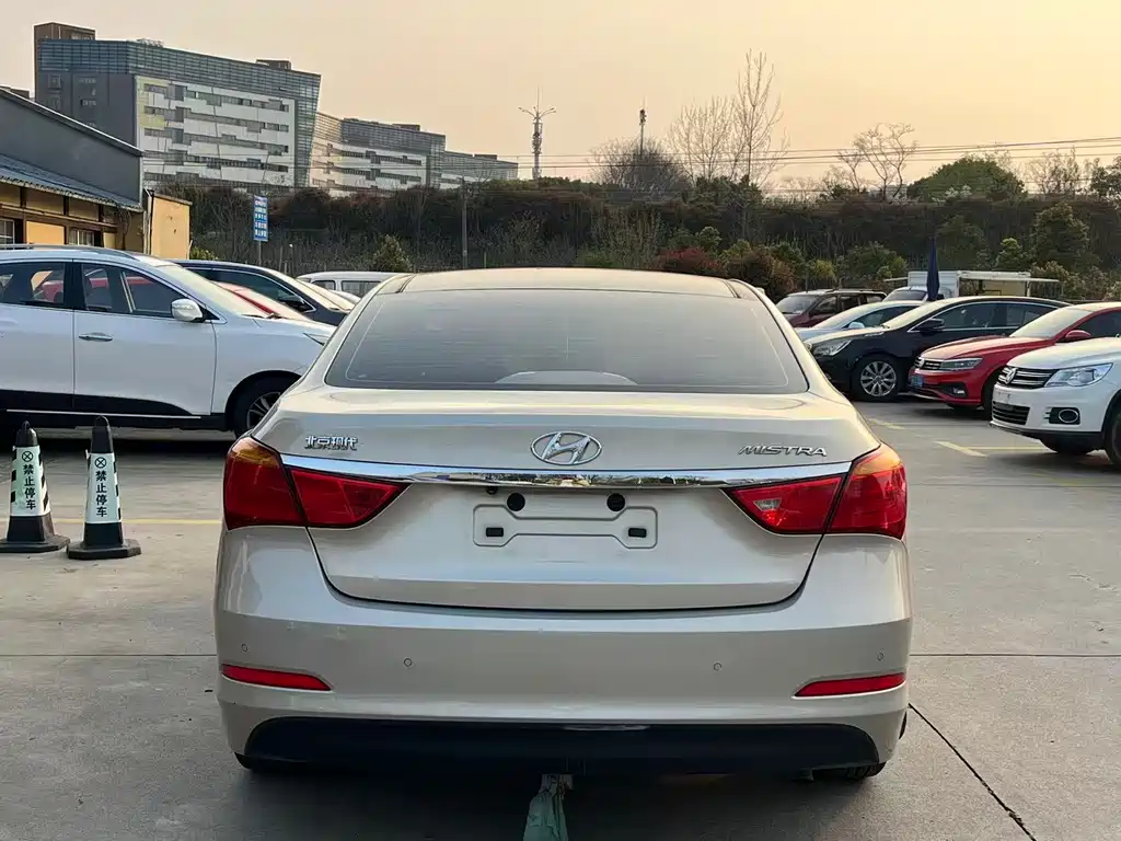 Hyundai Mistra 2014 — фото 11