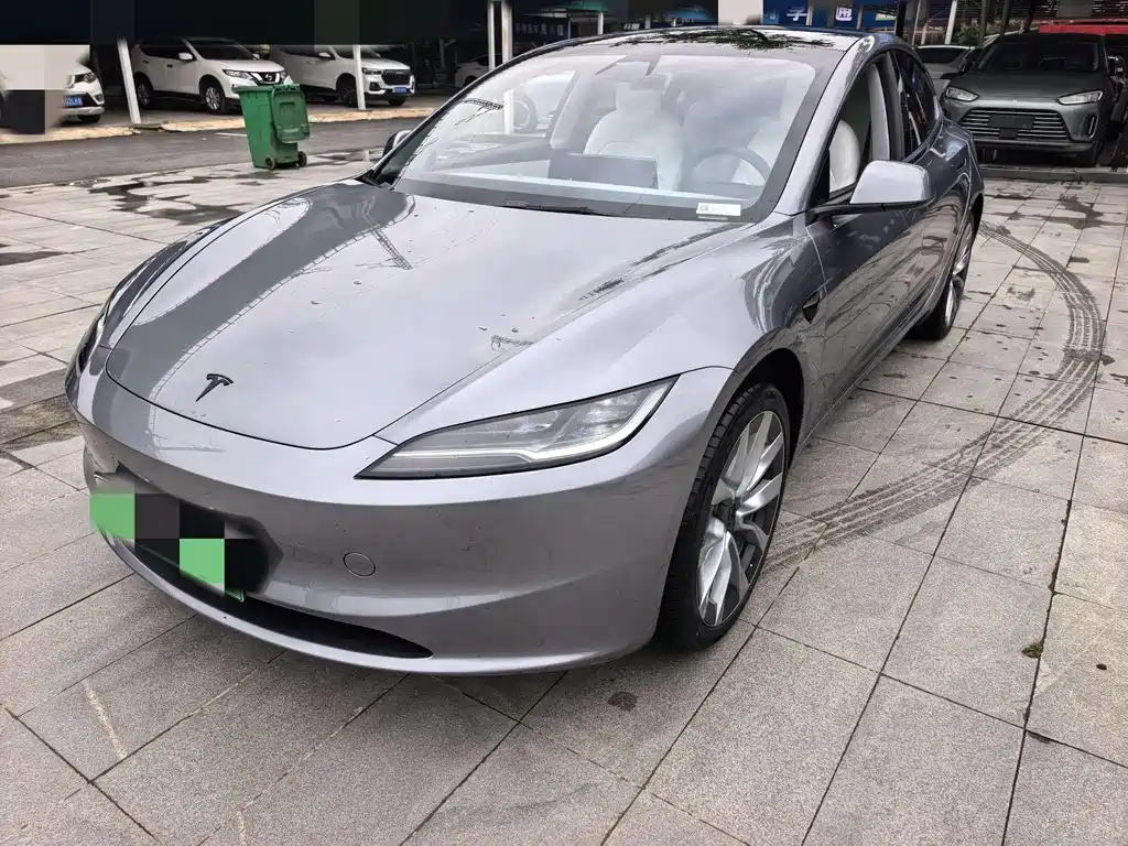Tesla Model 3 2025 — фото 1