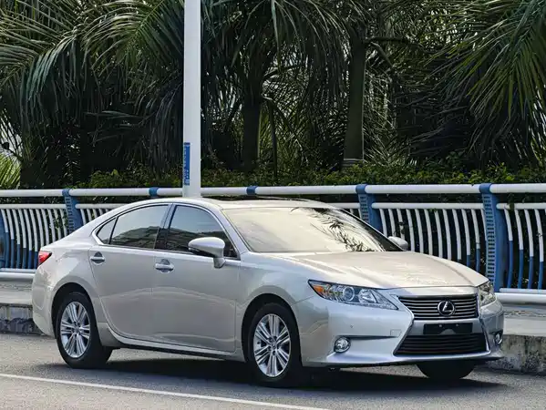 Lexus ES 2012