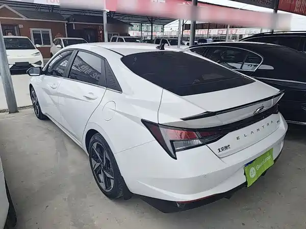 Hyundai Elantra 2021