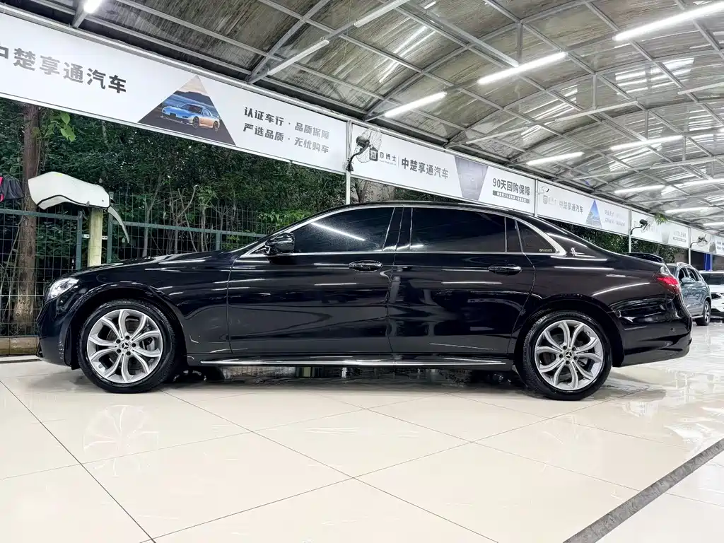 Mercedes-Benz E-Class 2022