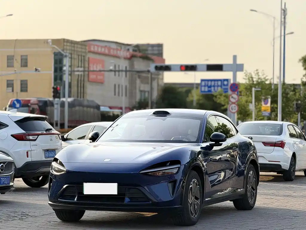 Xiaomi YU7 2025 — фото 1