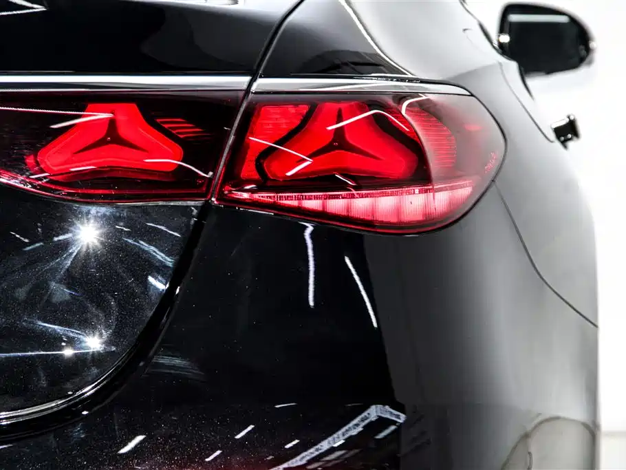 Mercedes-Benz E-Class 2025 — фото 10
