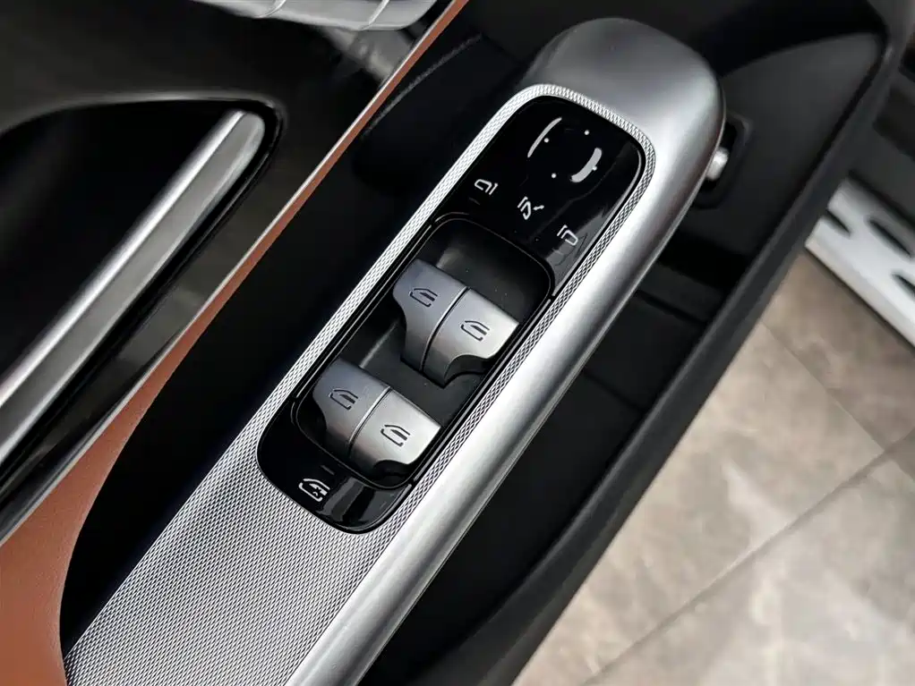 Mercedes-Benz GLC 2023 — фото 16