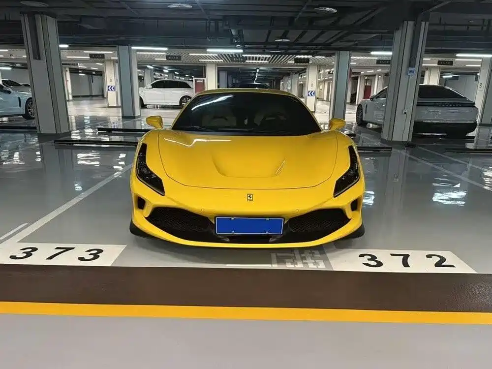 Ferrari F8 2022