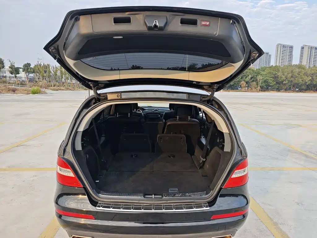 Mercedes-Benz R-Class 2017 — фото 16