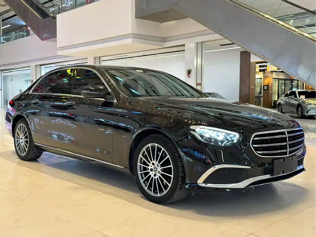 Mercedes-Benz E-Class 2023 — фото 3