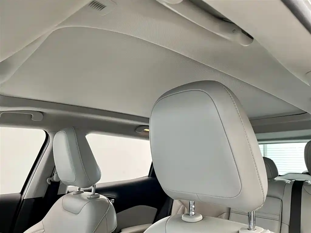 Jeep Compass 2017 — фото 15