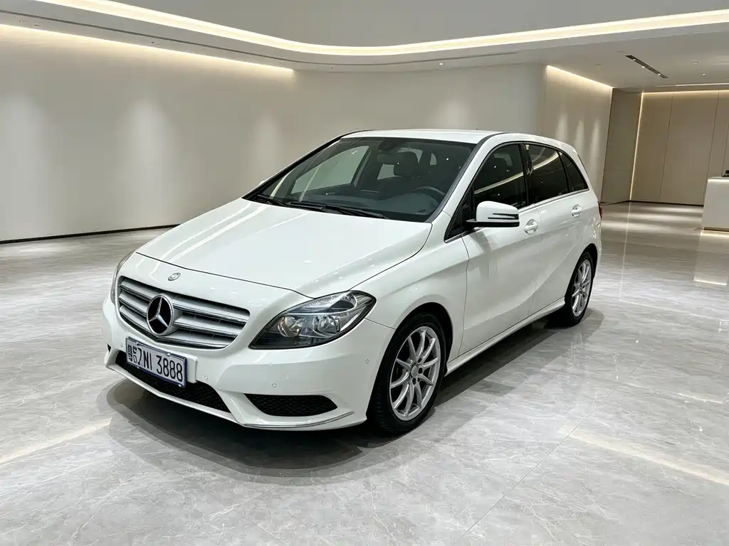 Mercedes-Benz B-Class 2013 — фото 1