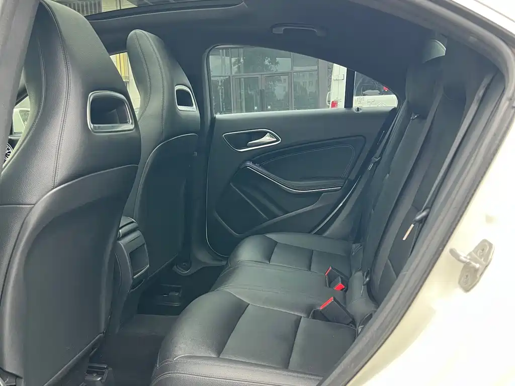 Mercedes-Benz CLA 2015 — фото 11