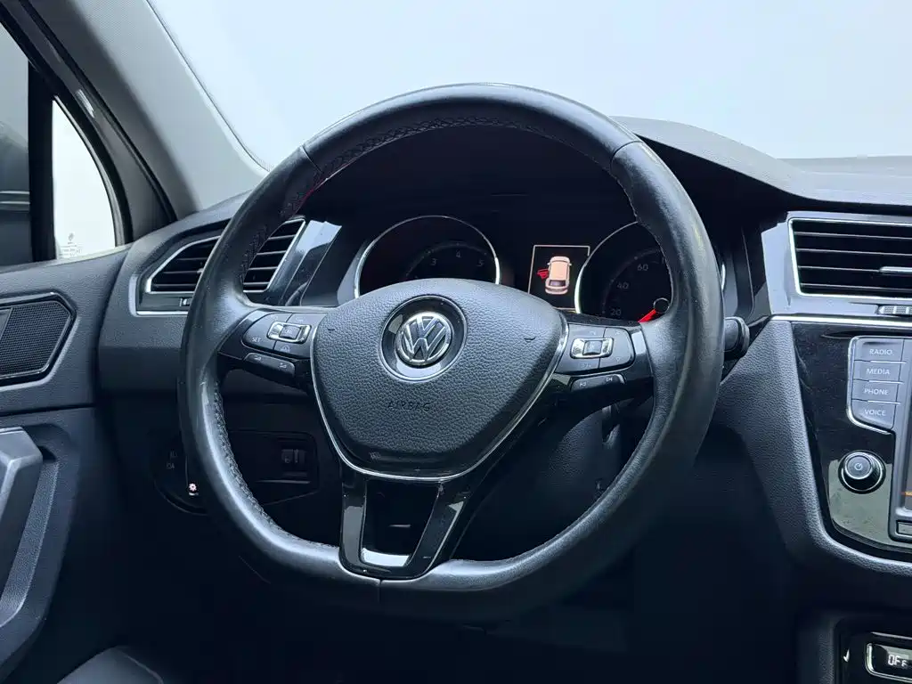 Volkswagen Tiguan L 2017