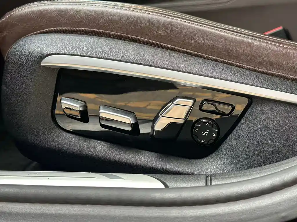 BMW 7 Series 2016 — фото 10